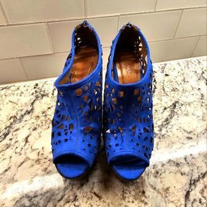 Claudia Tozzi Laser Cut Platform Sandal 7.5